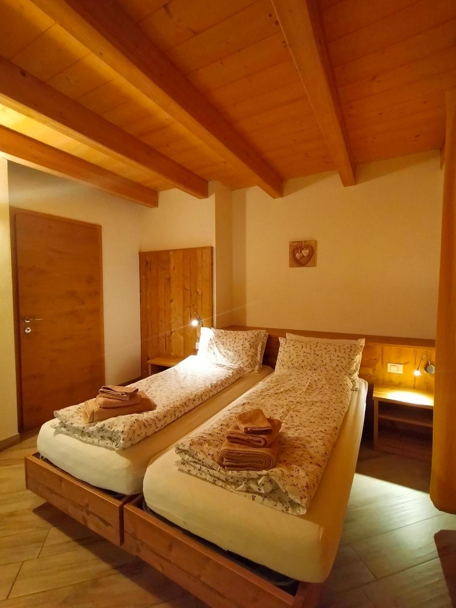 Appartamento Morettina Con Terrazzo Levico Terme Kültér fotó